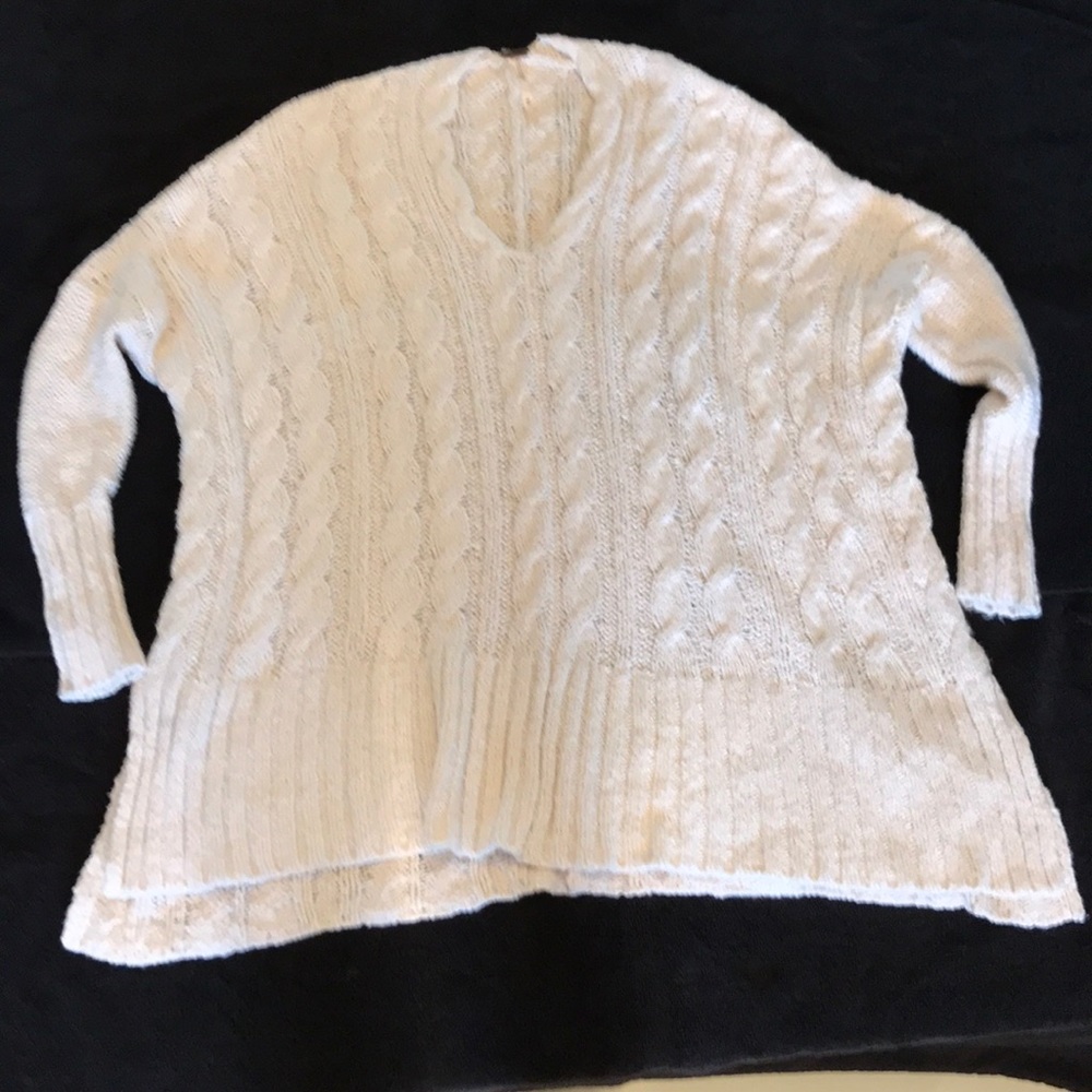 Cream V neck Free People sweater